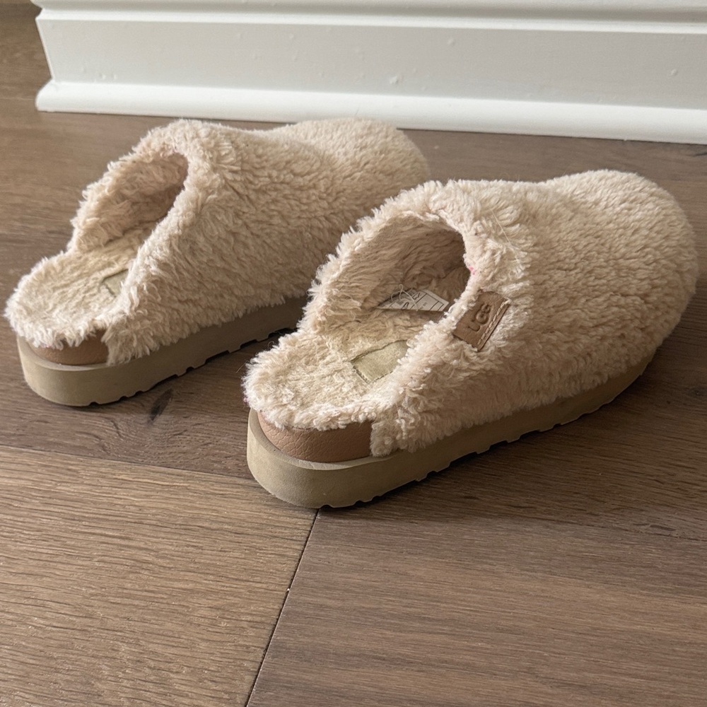 UGG Plush Shearling Mule Slippers - Light Tan sugar slides - Picture 4 of 6